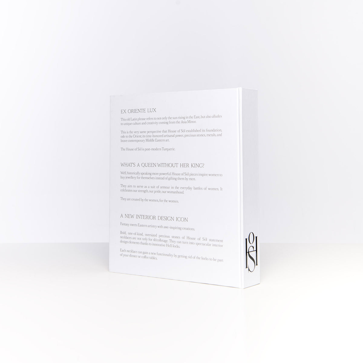 2021 Collector's Edition Box back cover printed with brand texts, monogram on the spine